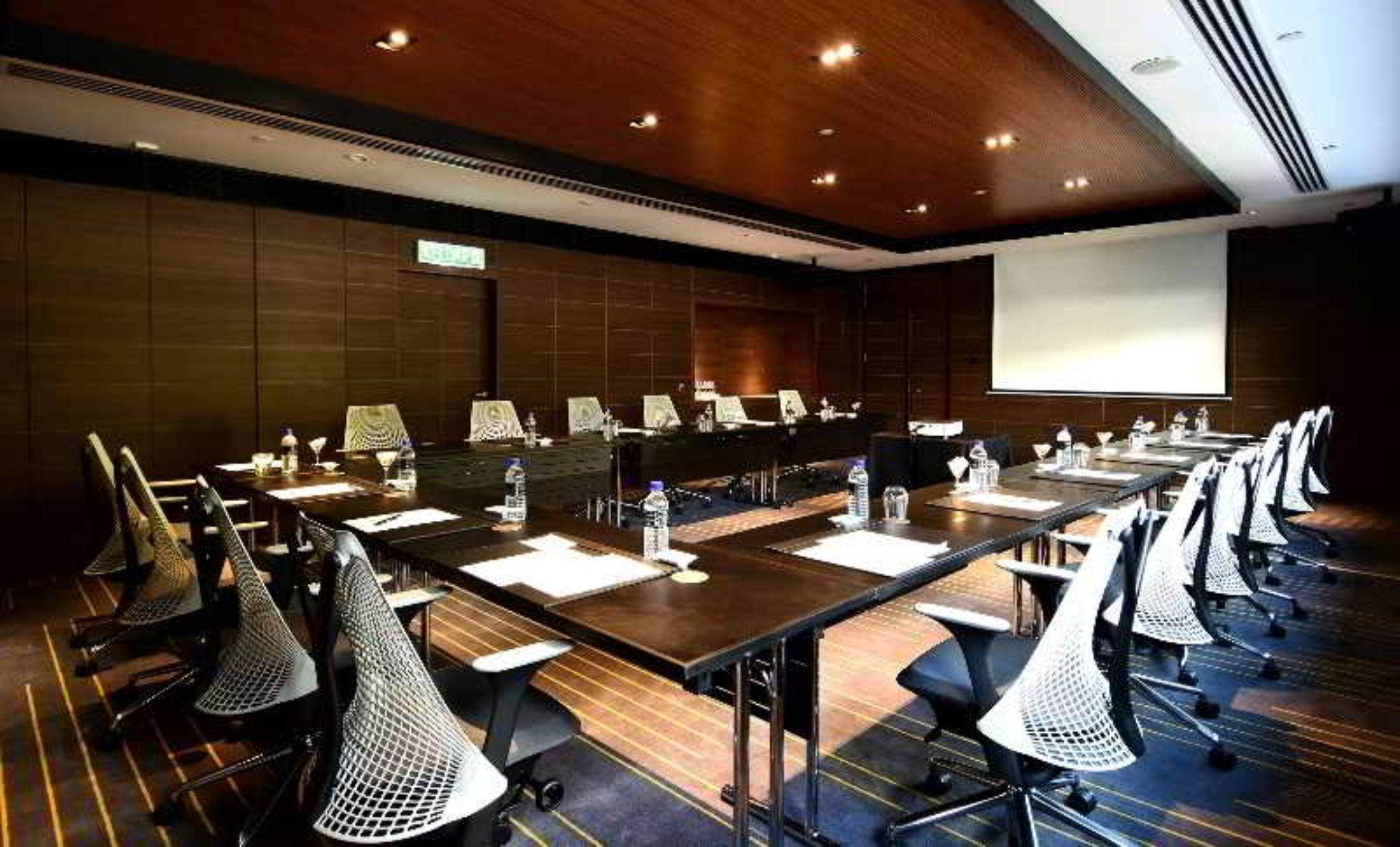 G Hotel Kelawai Tanjung Tokong Екстериор снимка The meeting room of the International Criminal Court