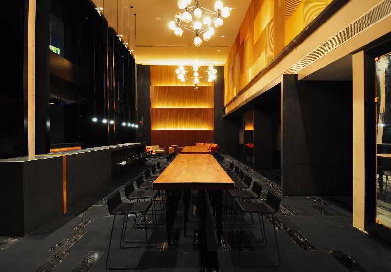 G Hotel Kelawai Tanjung Tokong Екстериор снимка The interior of the restaurant